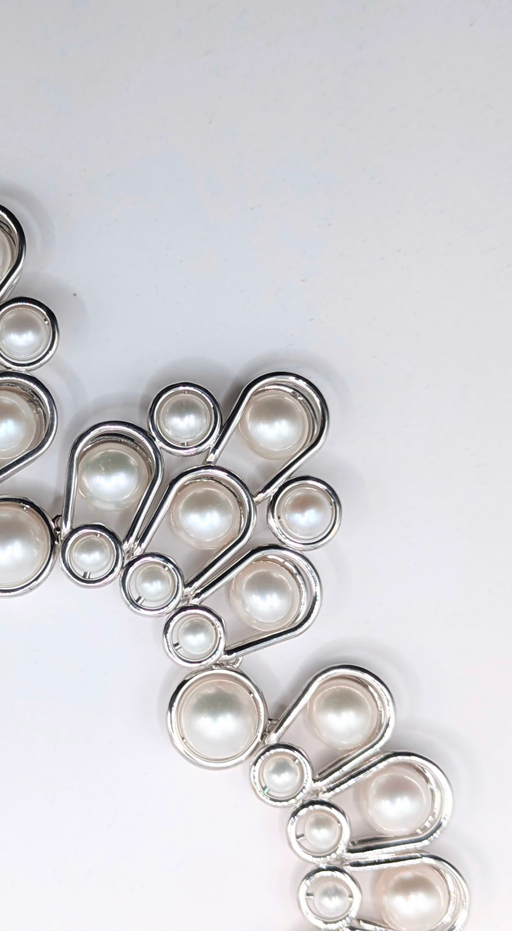 A Floating Sea of Pearls